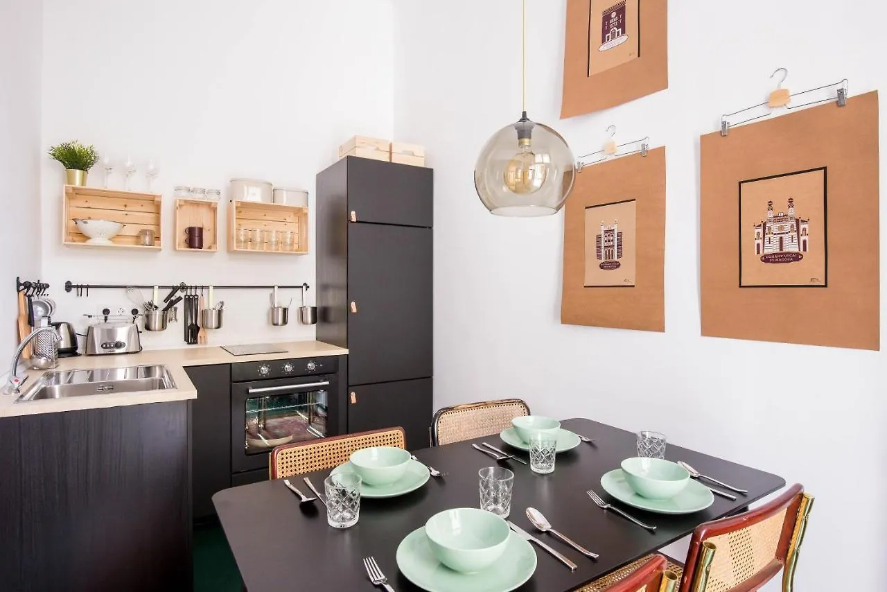 Lonyay Design Apartment Budapest 0*,