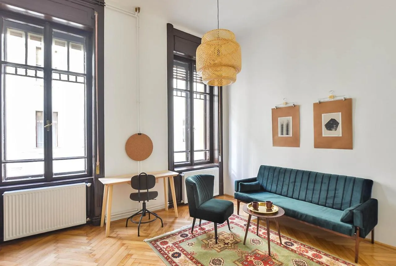 Lonyay Design Apartment Budapeşte Macaristan